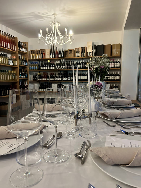 FINE WINE & DINE