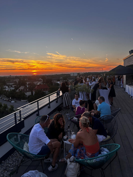 wein & beats - MENZINGA ROOFTOP HOUSE PARTY - SPRING VIBES - Saisonauftakt 2026 am 25.04.